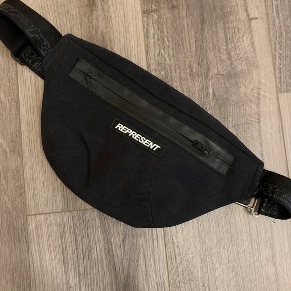 Represent Clo Fanny Pack - Picture 1 of 2